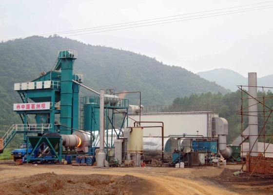 China 255KW fijó el tipo planta de mezcla del asfalto con el sistema de alimentación frío del compartimiento 32CBM y del peso proveedor